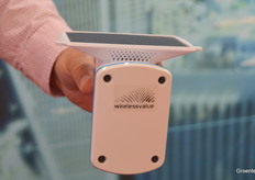 The solar panel directly powers the fan, so the temperature of Wireless Value's wireless climate sensor is not affected by solar radiation.